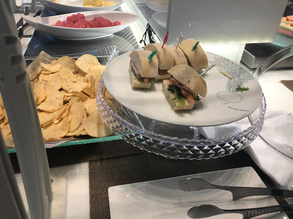 大阪マリオット都ホテル　ブログ　ジュニアスイート　子供添い寝無料　宿泊記　連休　格安　朝食　ラウンジ　あべのハルカス　プラチナ特典　　駐車場　マリオットボンヴォイアメックス紹介