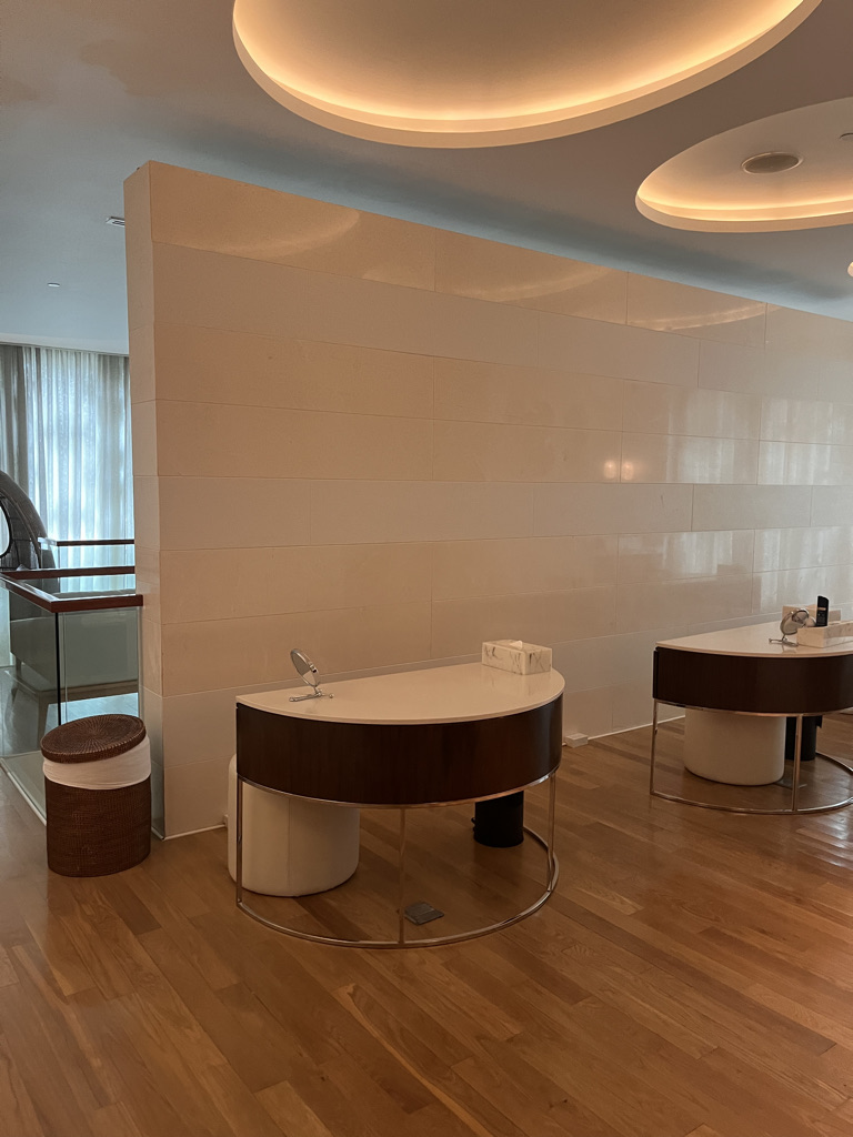 セントレジスバンコク　宿泊記　送迎　アクセス　朝食　プール　ジム　サウナ　子供添い寝年齢　マリオットボンヴォイアメックス　プラチナ特典　バトラーサービス