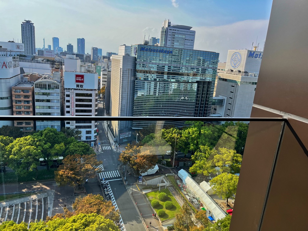 TIAD ティアド　宿泊記　プール　ラウンジ　部屋　ブログ　プラチナ特典