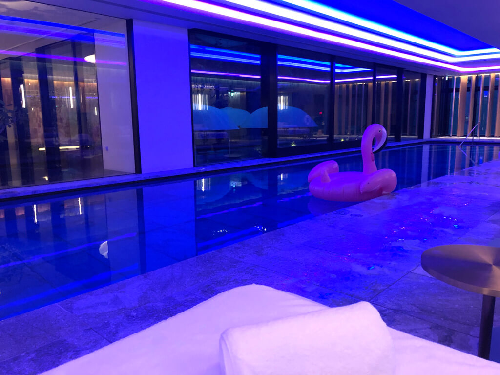 W大阪　マーベラススイート　子連れ　宿泊記 SPGアメックス紹介　朝食　プール　WETバー　サウナ　大浴場　フィットネスジム　駐車場　プラチナ特典　ルームサービス