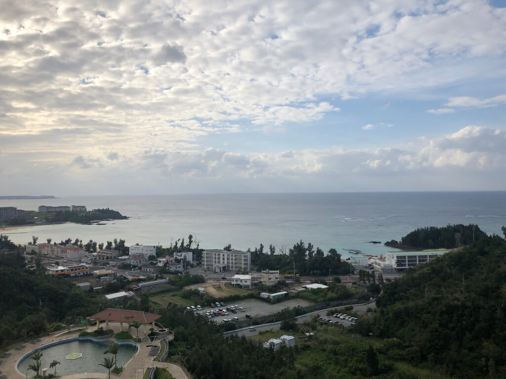 沖縄マリオット 宿泊記 パノラマオーシャンスイートプレミアム 部屋 館内施設 格安宿泊　プラチナ特典 SPGアメックス紹介　ジム　プール　スパ