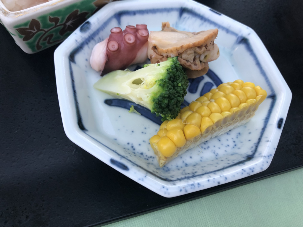 杉乃井ホテル　ブログ　宿泊記　朝食　夕食　バイキング　プール　温泉　アクアガーデン　コインランドリー　口コミ　大浴場　格安　激安　本館