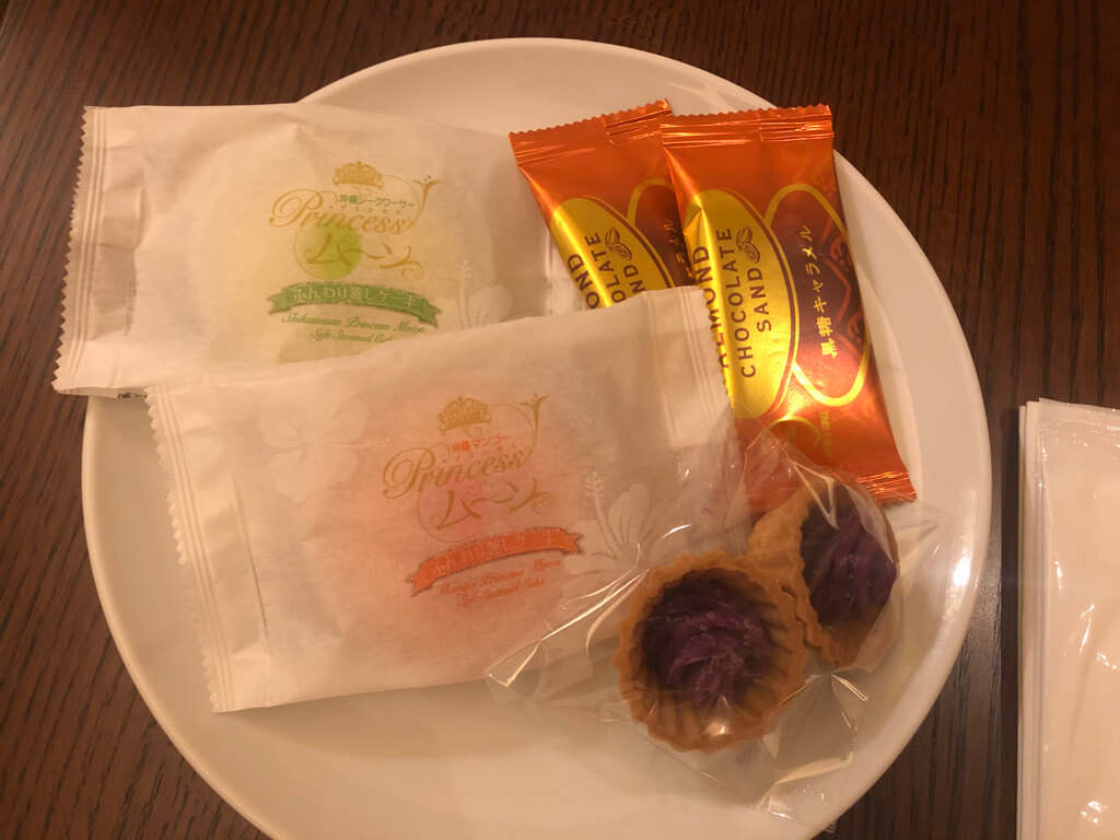 シェラトン沖縄サンマリーナリゾート　サウスタワー　宿泊記　プレミアムオーシャンツイン　フィットネスジム　大浴場　プール　サウナ　コンビニ　アメニティ