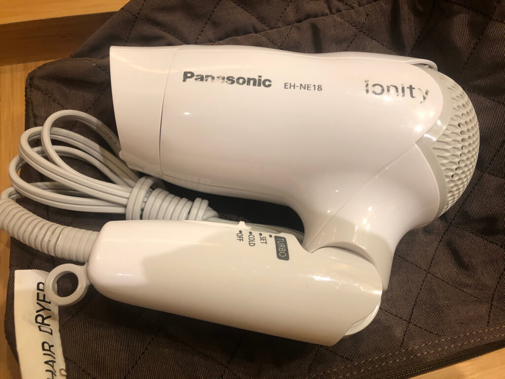 シェラトン沖縄サンマリーナリゾート　サウスタワー　宿泊記　プレミアムオーシャンツイン　フィットネスジム　大浴場　プール　サウナ　コンビニ　アメニティ