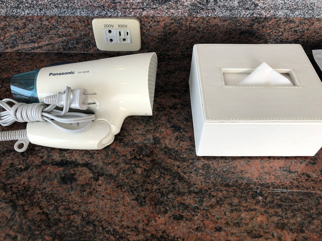 沖縄マリオット 宿泊記 パノラマオーシャンスイートプレミアム 部屋 館内施設 格安宿泊　プラチナ特典 SPGアメックス紹介　ジム　プール　スパ