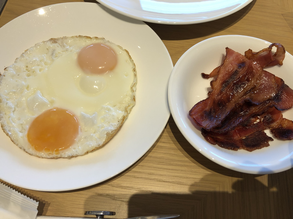 ウェスティン都ホテル京都　子連れ　宿泊記　ブログ　2ベッドルームスイート 1キングベッド＆2シングルベッド　子供添い寝　ジム　プール　温泉　朝食　クラブラウンジ　spgアメックス紹介　プラチナ特典　アメニティ
