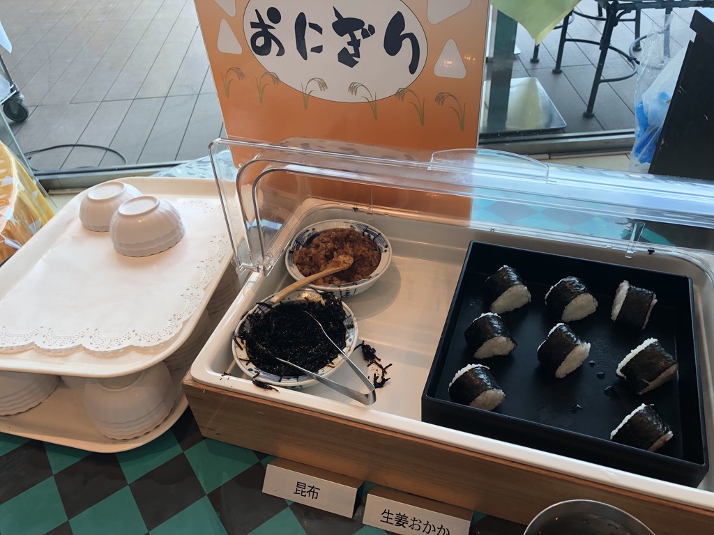 杉乃井ホテル　ブログ　宿泊記　朝食　夕食　バイキング　プール　温泉　アクアガーデン　コインランドリー　口コミ　大浴場　格安　激安　本館