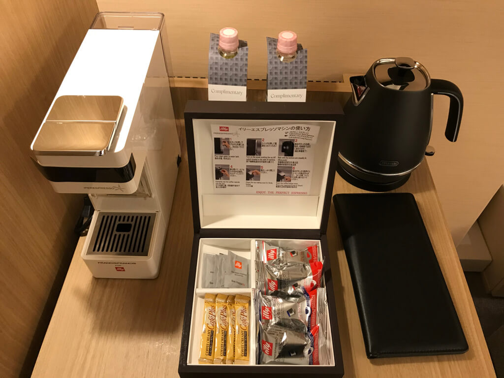 シェラトン都ホテル大阪　宿泊記　朝食　ラウンジ　プレミアムフロアデラックスツイン　