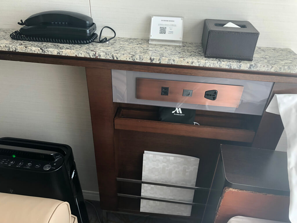 大阪マリオット都ホテル　ブログ　ジュニアスイート　子供添い寝無料　宿泊記　連休　格安　朝食　ラウンジ　あべのハルカス　プラチナ特典　　駐車場　マリオットボンヴォイアメックス紹介