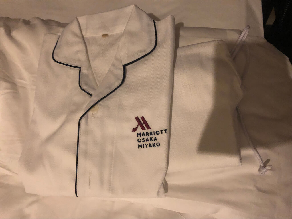 大阪マリオット都ホテル　ブログ　ジュニアスイート　子供添い寝無料　宿泊記　連休　格安　朝食　ラウンジ　あべのハルカス　プラチナ特典　　駐車場　マリオットボンヴォイアメックス紹介