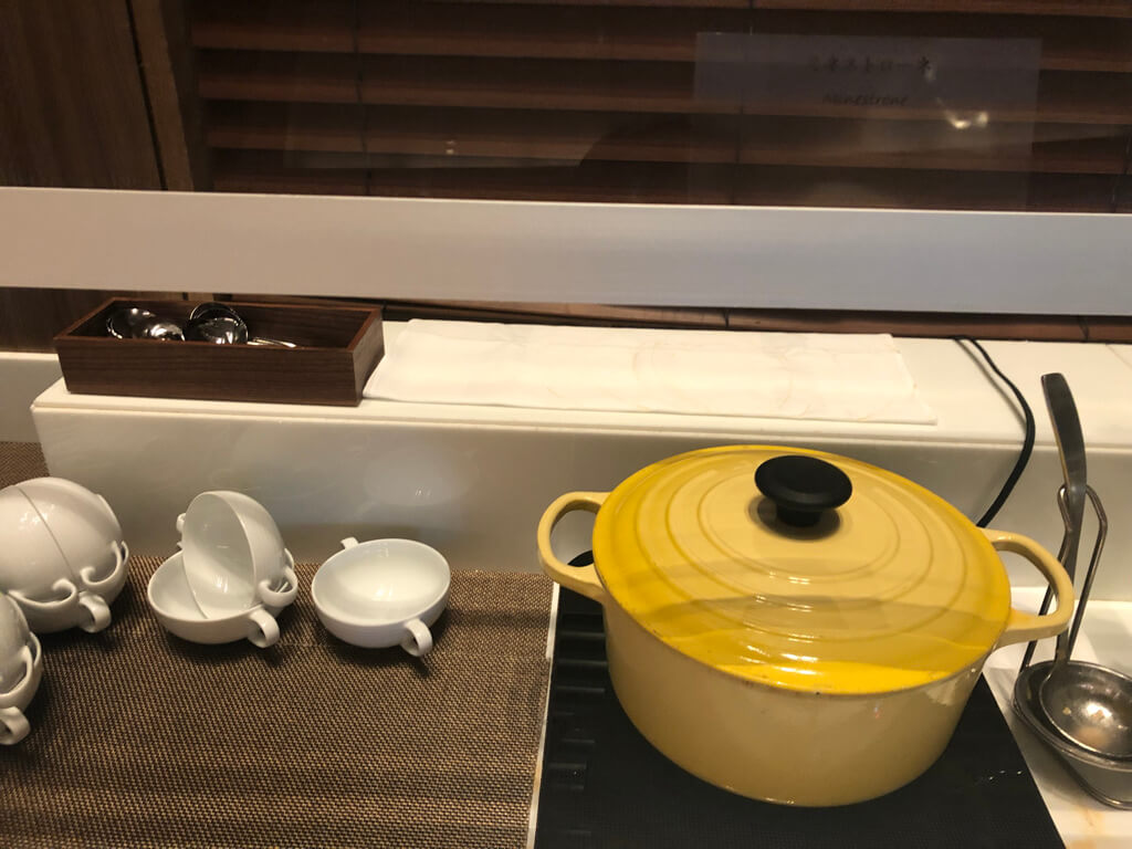 大阪マリオット都ホテル　ブログ　ジュニアスイート　子供添い寝無料　宿泊記　連休　格安　朝食　ラウンジ　あべのハルカス　プラチナ特典　　駐車場　マリオットボンヴォイアメックス紹介