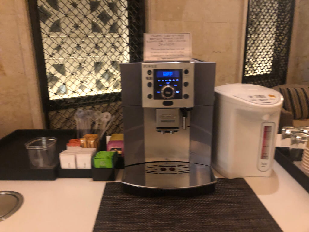 シェラトン沖縄サンマリーナリゾート　サウスタワー　宿泊記　プレミアムオーシャンツイン　フィットネスジム　大浴場　プール　サウナ　コンビニ　アメニティ