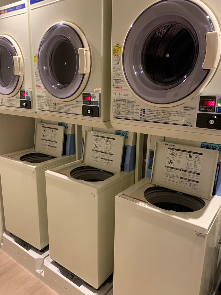 モクシー大阪梅田　コインランドリー
