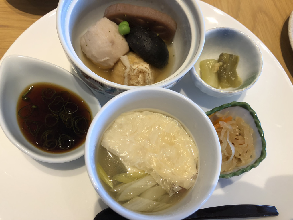 ウェスティン都ホテル京都　子連れ　宿泊記　ブログ　2ベッドルームスイート 1キングベッド＆2シングルベッド　子供添い寝　ジム　プール　温泉　朝食　クラブラウンジ　spgアメックス紹介　プラチナ特典　アメニティ