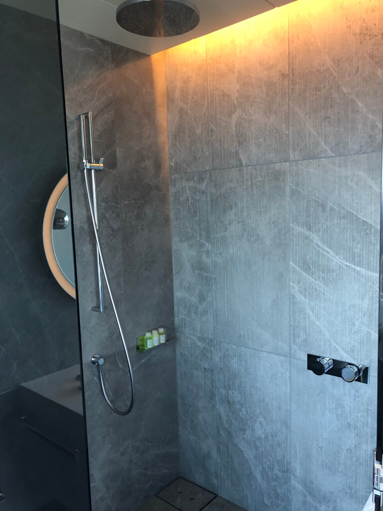 W大阪　マーベラススイート　子連れ　宿泊記 SPGアメックス紹介　朝食　プール　WETバー　サウナ　大浴場　フィットネスジム　駐車場　プラチナ特典　ルームサービス