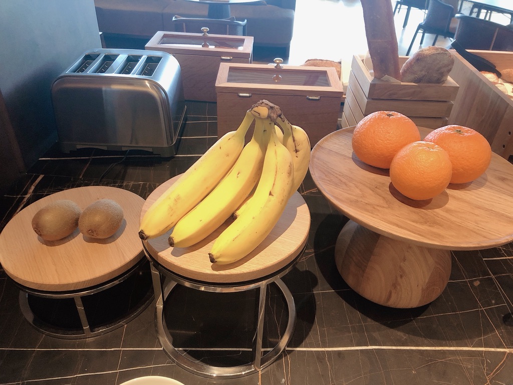 リッツカールトン福岡　クラブラウンジ　朝食　料金　アフタヌーンティ