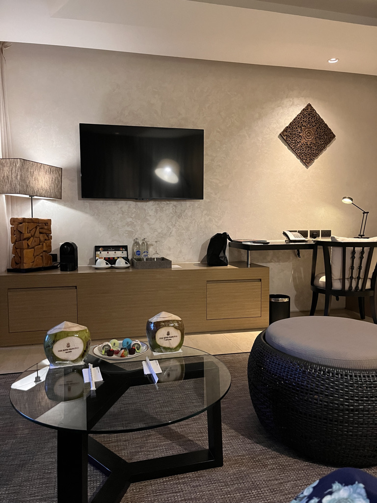 リッツカールトンサムイ　　　宿泊記　ブログ　プラチナ特典　シャトルバス