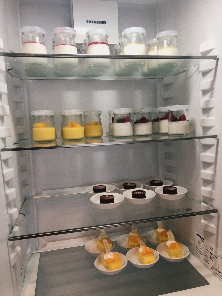 リッツカールトン福岡　クラブラウンジ　朝食　料金　アフタヌーンティ