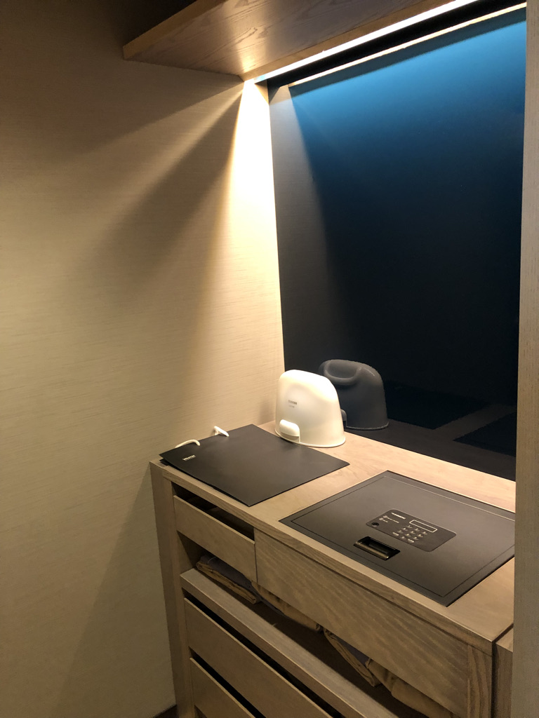 ウェスティン都ホテル京都　子連れ　宿泊記　ブログ　2ベッドルームスイート 1キングベッド＆2シングルベッド　子供添い寝　ジム　プール　温泉　朝食　クラブラウンジ　spgアメックス紹介　プラチナ特典　アメニティ