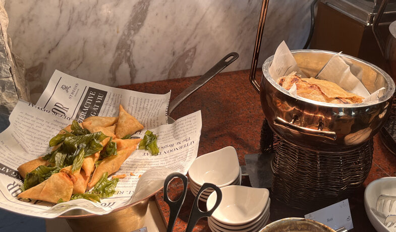 セントレジスバンコク　宿泊記　送迎　アクセス　朝食　プール　ジム　サウナ　子供添い寝年齢　マリオットボンヴォイアメックス　プラチナ特典　バトラーサービス