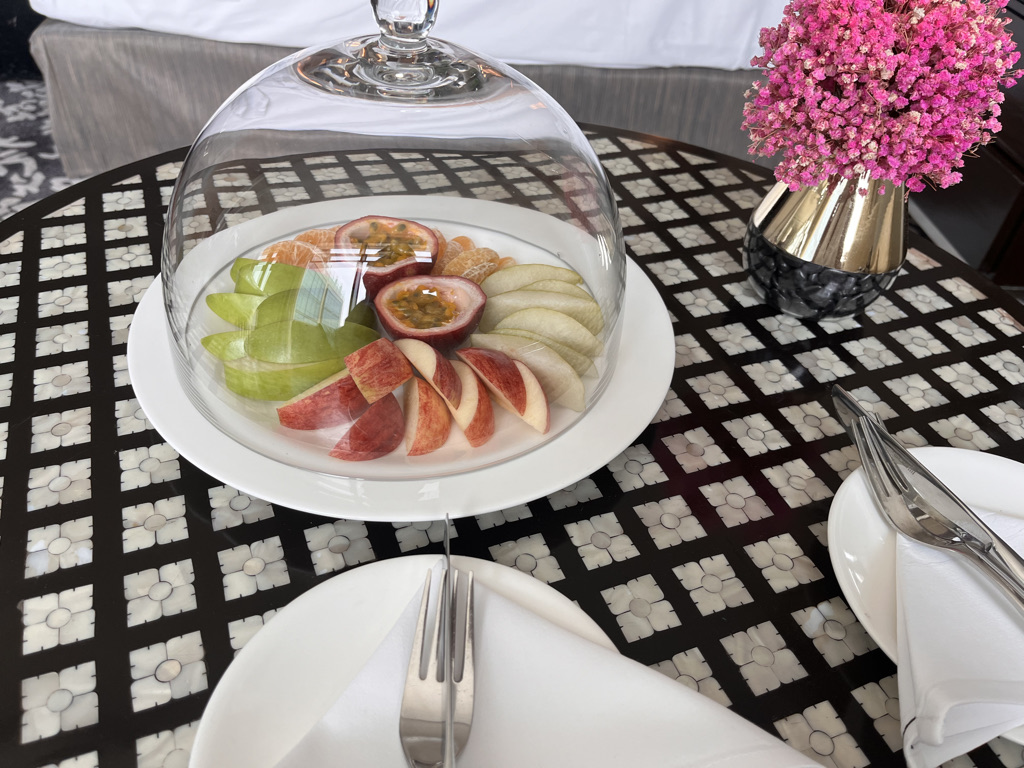 セントレジスバンコク　宿泊記　送迎　アクセス　朝食　プール　ジム　サウナ　子供添い寝年齢　マリオットボンヴォイアメックス　プラチナ特典　バトラーサービス