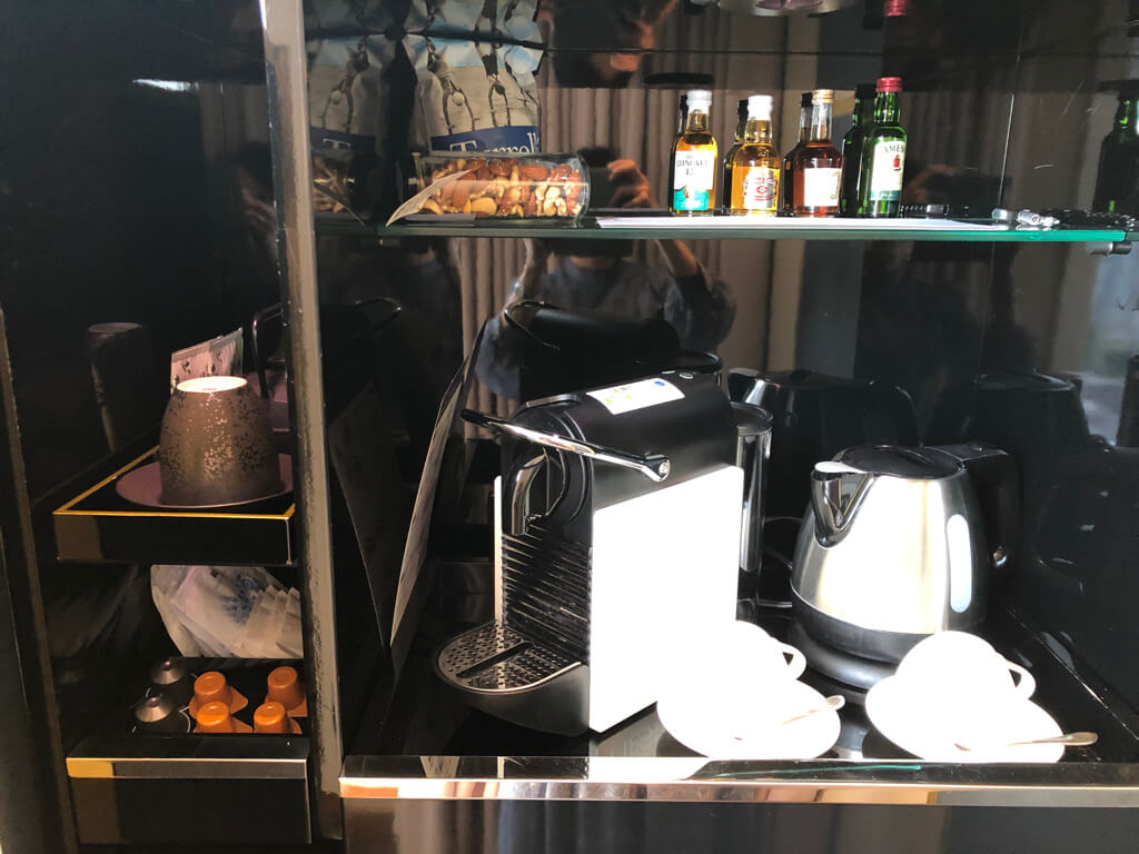 セントレジス大阪　ブログ　　宿泊記　子供添い寝　朝食　アクセス　駐車場　タイタニックオムレツ　プラチナ特典　バトラーサービス　マリオットボンヴォイアメックス　紹介　アメニティ