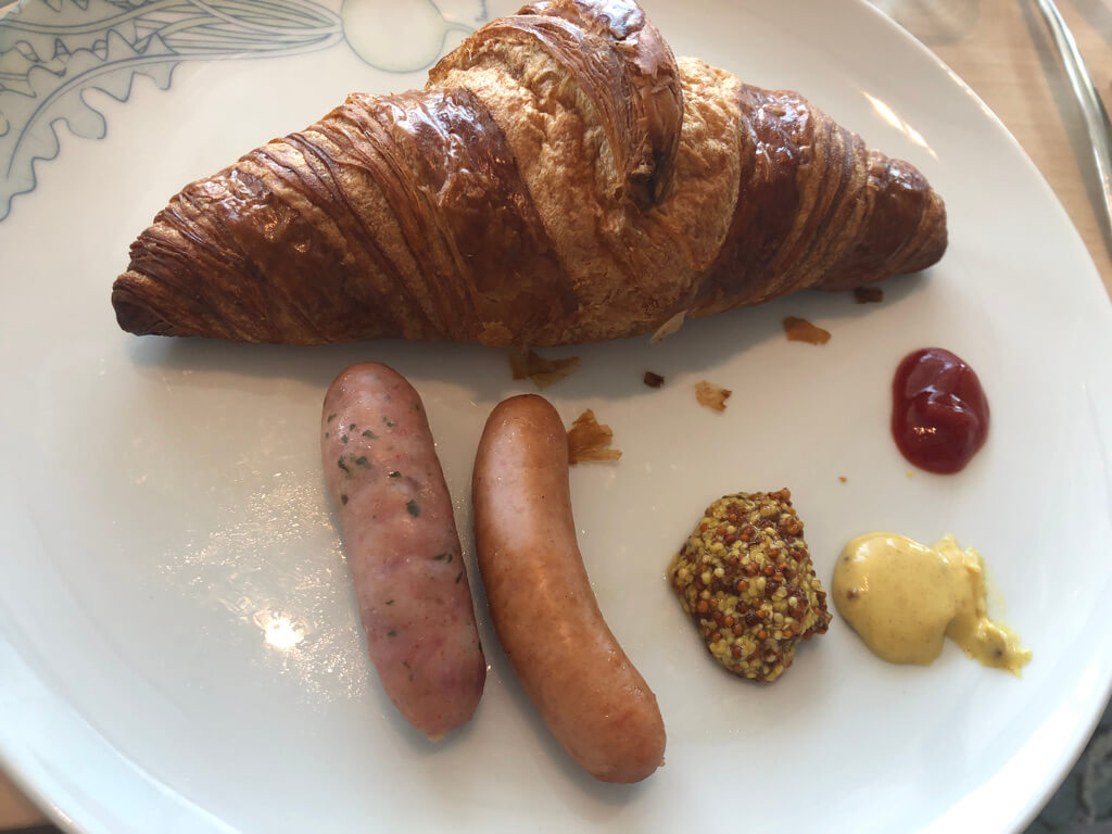 大阪マリオット都ホテル　ブログ　ジュニアスイート　子供添い寝無料　宿泊記　連休　格安　朝食　ラウンジ　あべのハルカス　プラチナ特典　　駐車場　マリオットボンヴォイアメックス紹介