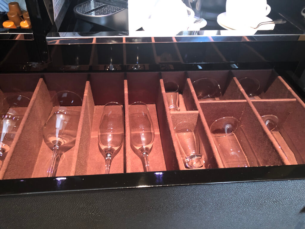 セントレジス大阪　ブログ　　宿泊記　子供添い寝　朝食　アクセス　駐車場　タイタニックオムレツ　プラチナ特典　バトラーサービス　マリオットボンヴォイアメックス　紹介　アメニティ