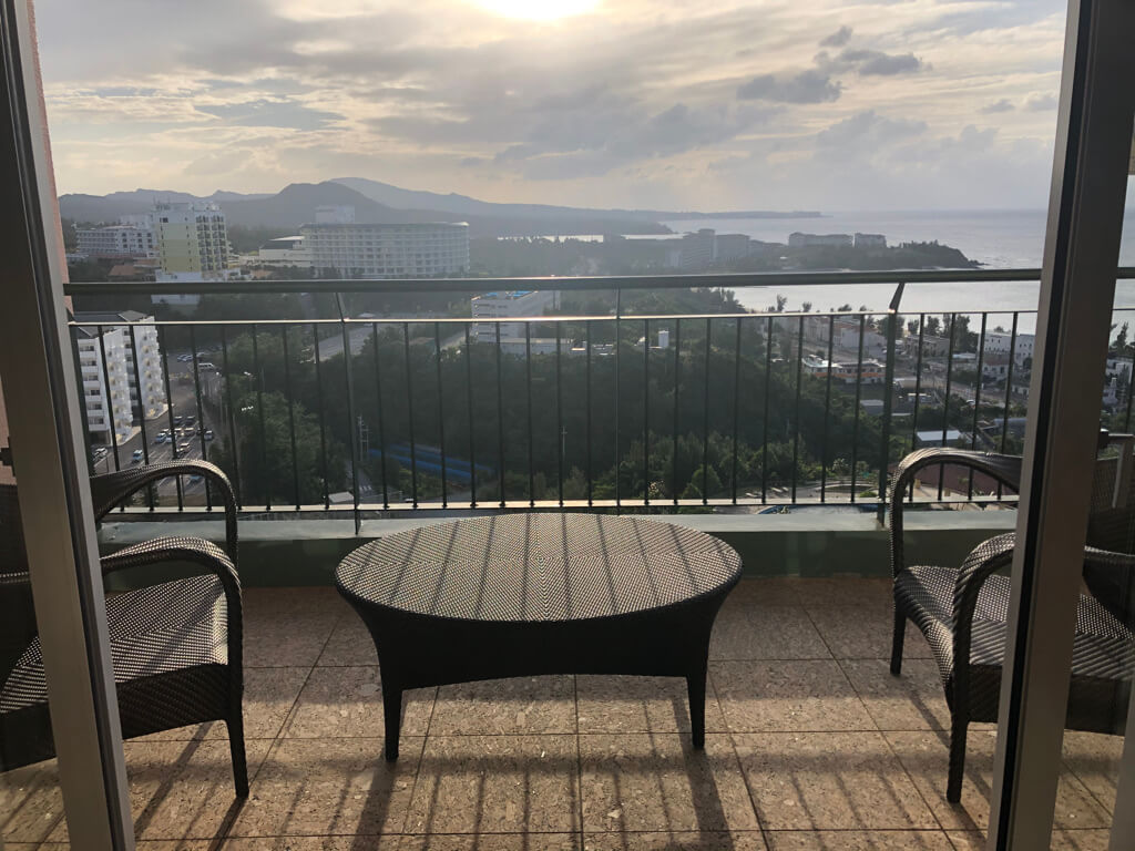 沖縄マリオット 宿泊記 パノラマオーシャンスイートプレミアム 部屋 館内施設 格安宿泊　プラチナ特典 SPGアメックス紹介　ジム　プール　スパ