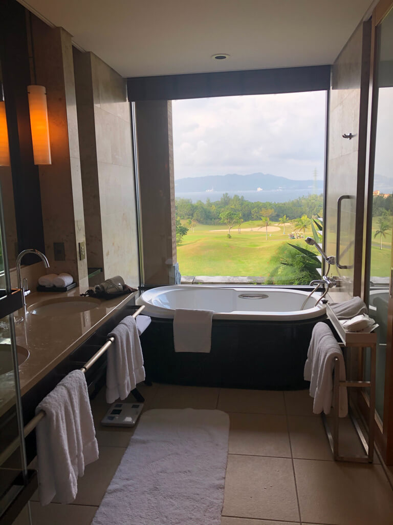 リッツカールトン沖縄宿泊記☆至極の時を過ごせる大人リゾートなホテルだった〜! 52 リッツカールトン沖縄 宿泊記 フィットネス GoToトラベル 地域共通クーポン プール 岩盤浴 スパ spgアメックス 紹介 プラチナ特典