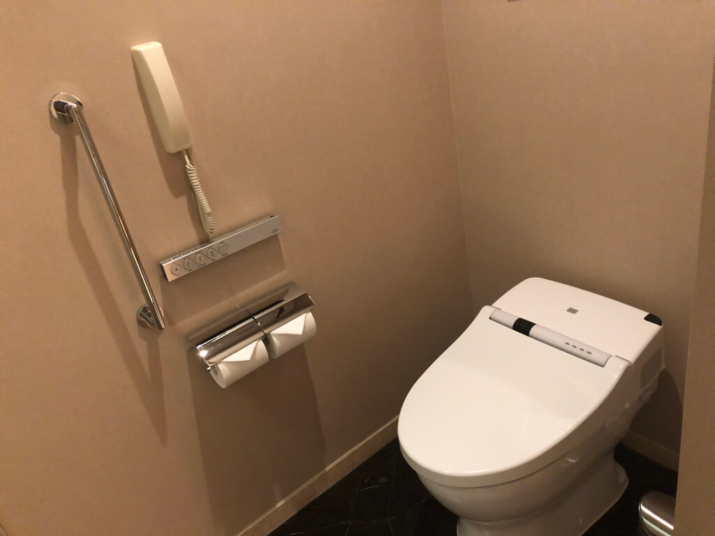 セントレジス大阪　ブログ　　宿泊記　子供添い寝　朝食　アクセス　駐車場　タイタニックオムレツ　プラチナ特典　バトラーサービス　マリオットボンヴォイアメックス　紹介　アメニティ