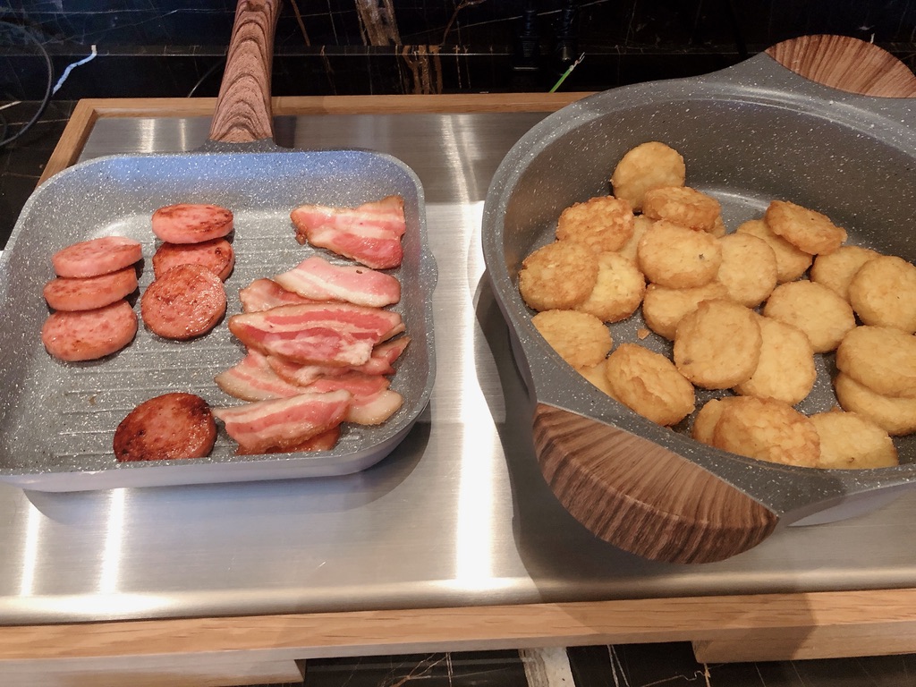 リッツカールトン福岡　クラブラウンジ　朝食　料金　アフタヌーンティ