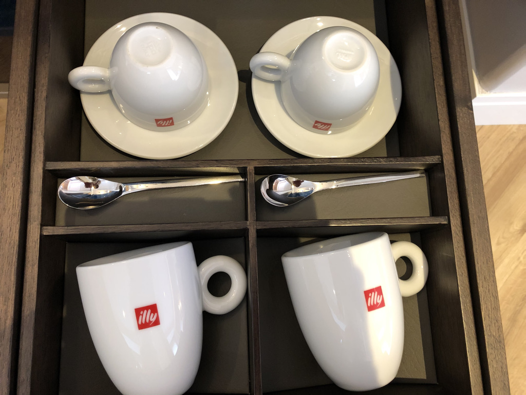 ウェスティン都ホテル京都　子連れ　宿泊記　ブログ　2ベッドルームスイート 1キングベッド＆2シングルベッド　子供添い寝　ジム　プール　温泉　朝食　クラブラウンジ　spgアメックス紹介　プラチナ特典　アメニティ