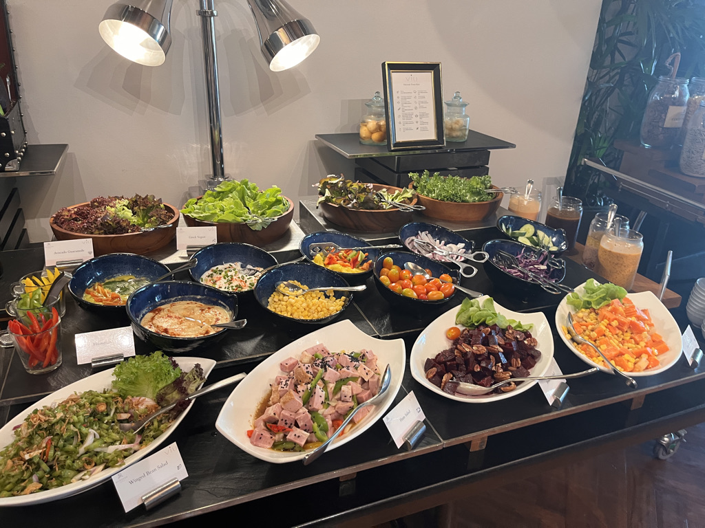 セントレジスバンコク　宿泊記　送迎　アクセス　朝食　プール　ジム　サウナ　子供添い寝年齢　マリオットボンヴォイアメックス　プラチナ特典　バトラーサービス