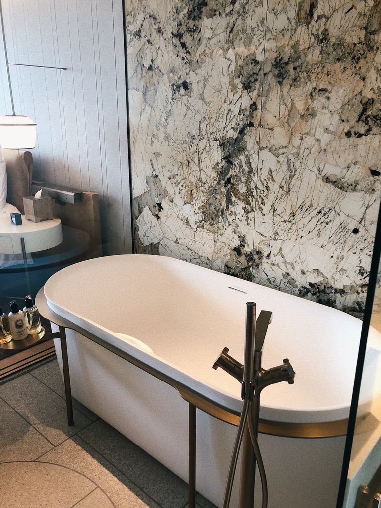 【リッツカールトン福岡宿泊記】お部屋・施設紹介☆ポイントで超お得!10万円越えの宿泊費をタダにする方法 56 リッツカールトン福岡 ポイント ブログ アクセス 宿泊記 部屋 アメニティ 料金 クラブレベル