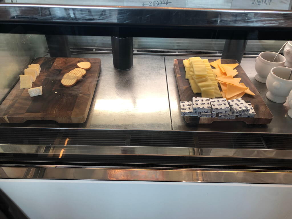 大阪マリオット都ホテル　ブログ　ジュニアスイート　子供添い寝無料　宿泊記　連休　格安　朝食　ラウンジ　あべのハルカス　プラチナ特典　　駐車場　マリオットボンヴォイアメックス紹介