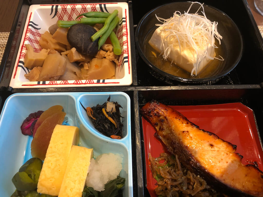 JWマリオット・ホテル奈良 宿泊記 ラウンジ 朝食 プール フィットネスジム 子供添い寝 アクティビティ 駐車場料金 SPGアメックス 紹介 プラチナ特典