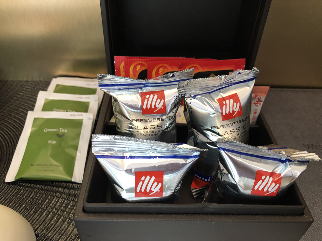 ウェスティン都ホテル京都　子連れ　宿泊記　ブログ　2ベッドルームスイート 1キングベッド＆2シングルベッド　子供添い寝　ジム　プール　温泉　朝食　クラブラウンジ　spgアメックス紹介　プラチナ特典　アメニティ