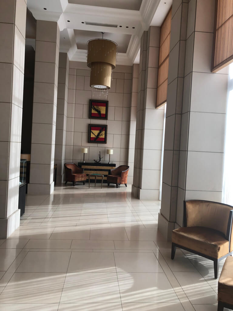 セントレジス大阪　ブログ　　宿泊記　子供添い寝　朝食　アクセス　駐車場　タイタニックオムレツ　プラチナ特典　バトラーサービス　マリオットボンヴォイアメックス　紹介　アメニティ