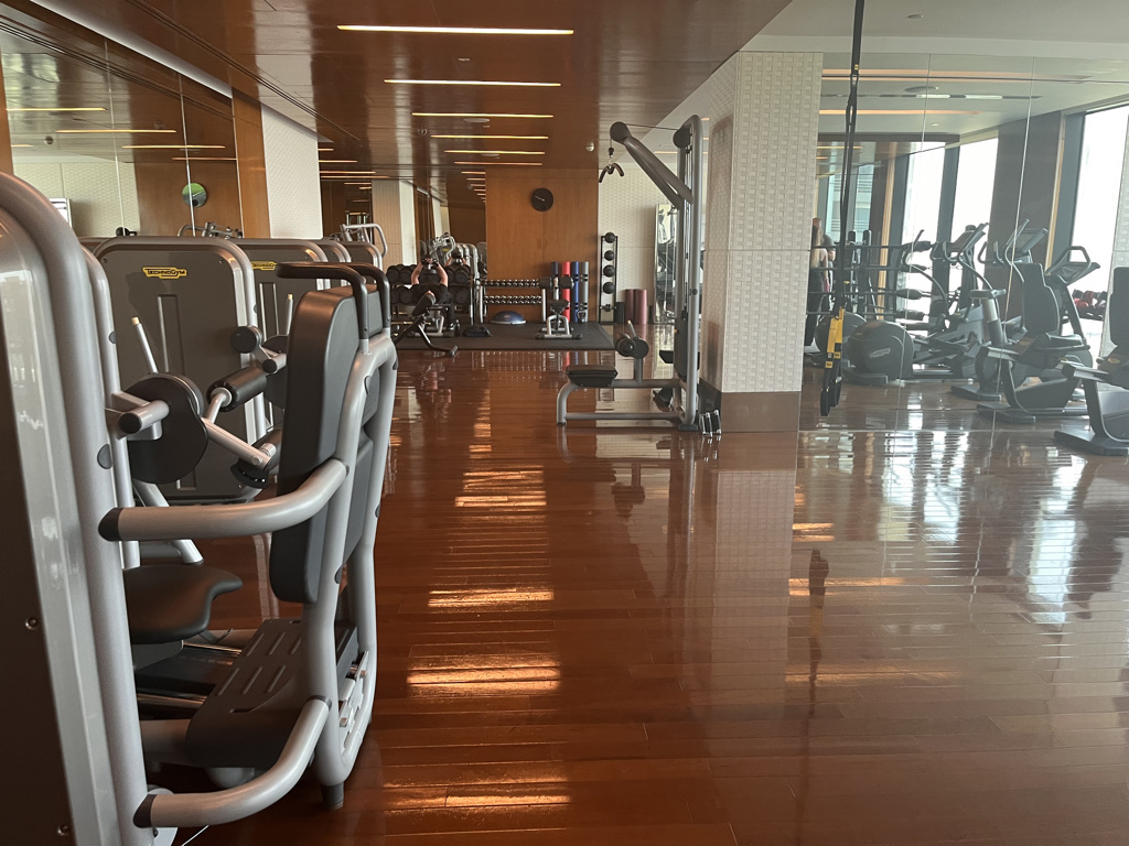 セントレジスバンコク　宿泊記　送迎　アクセス　朝食　プール　ジム　サウナ　子供添い寝年齢　マリオットボンヴォイアメックス　プラチナ特典　バトラーサービス