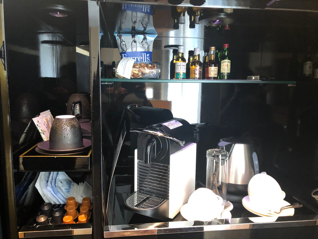 セントレジス大阪　ブログ　　宿泊記　子供添い寝　朝食　アクセス　駐車場　タイタニックオムレツ　プラチナ特典　バトラーサービス　マリオットボンヴォイアメックス　紹介　アメニティ