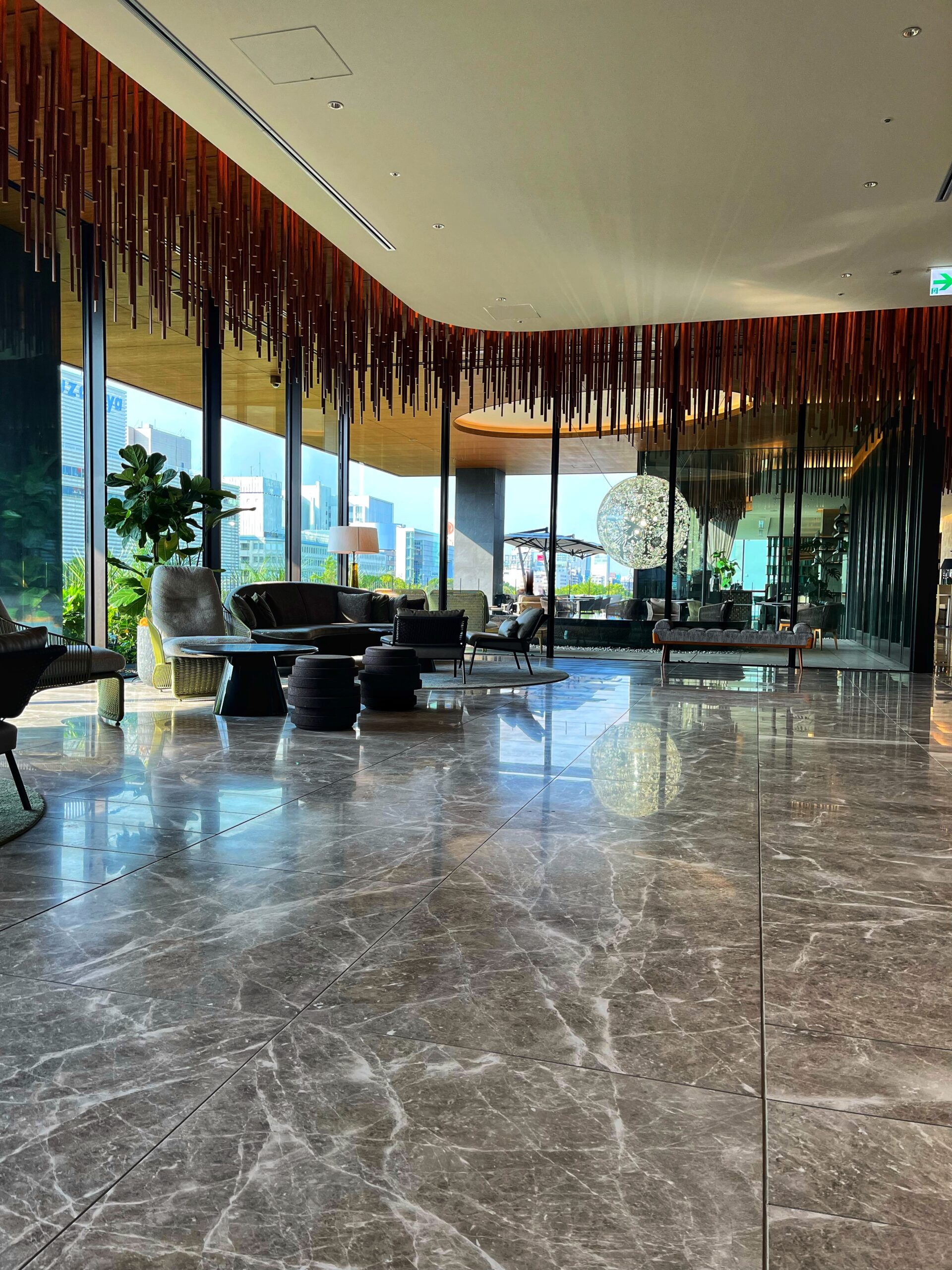 TIAD ティアド　宿泊記　プール　ラウンジ　部屋　ブログ　プラチナ特典