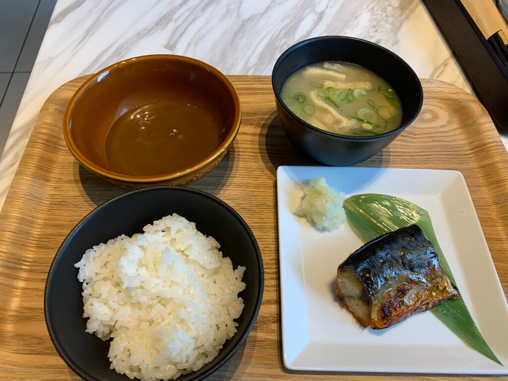 コートヤード・バイ・マリオット大阪本町　宿泊記　朝食　ハッピーアワー　カクテルタイム　アップグレード　プラチナ特典　エコキャンペーン　SPGアメックス　紹介