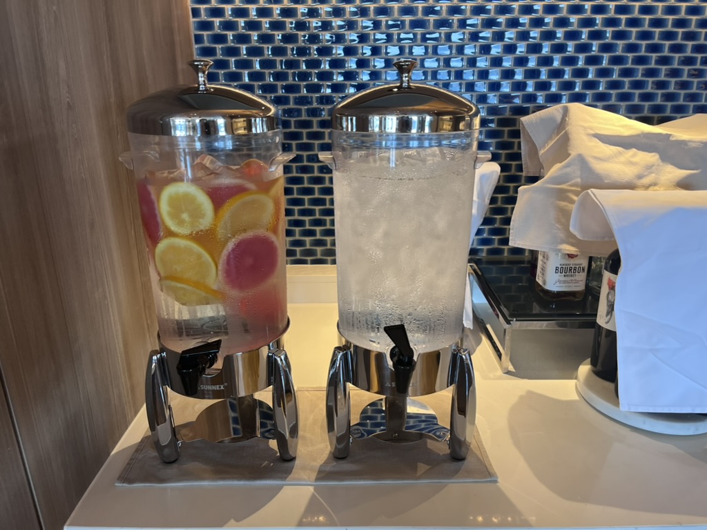 ヒルトン広島　エグゼクティブラウンジ　利用できる条件　服装