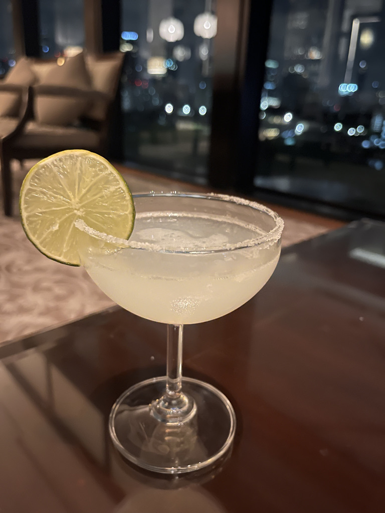 セントレジスバンコク　宿泊記　送迎　アクセス　朝食　プール　ジム　サウナ　子供添い寝年齢　マリオットボンヴォイアメックス　プラチナ特典　バトラーサービス