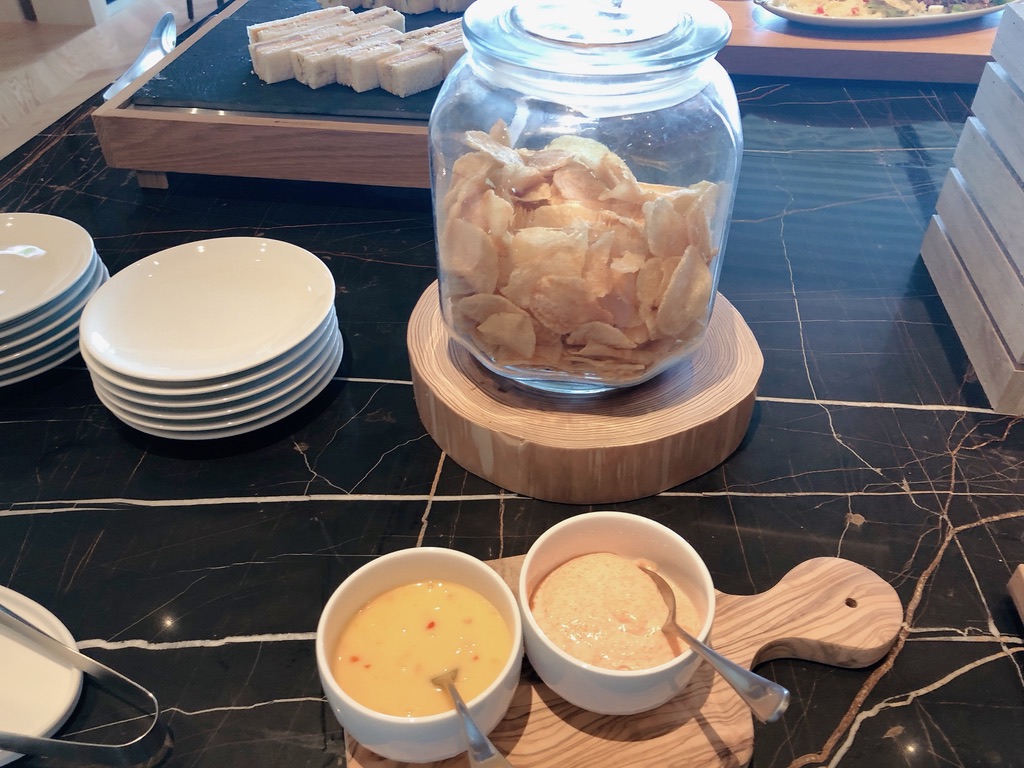 リッツカールトン福岡　クラブラウンジ　朝食　料金　アフタヌーンティ