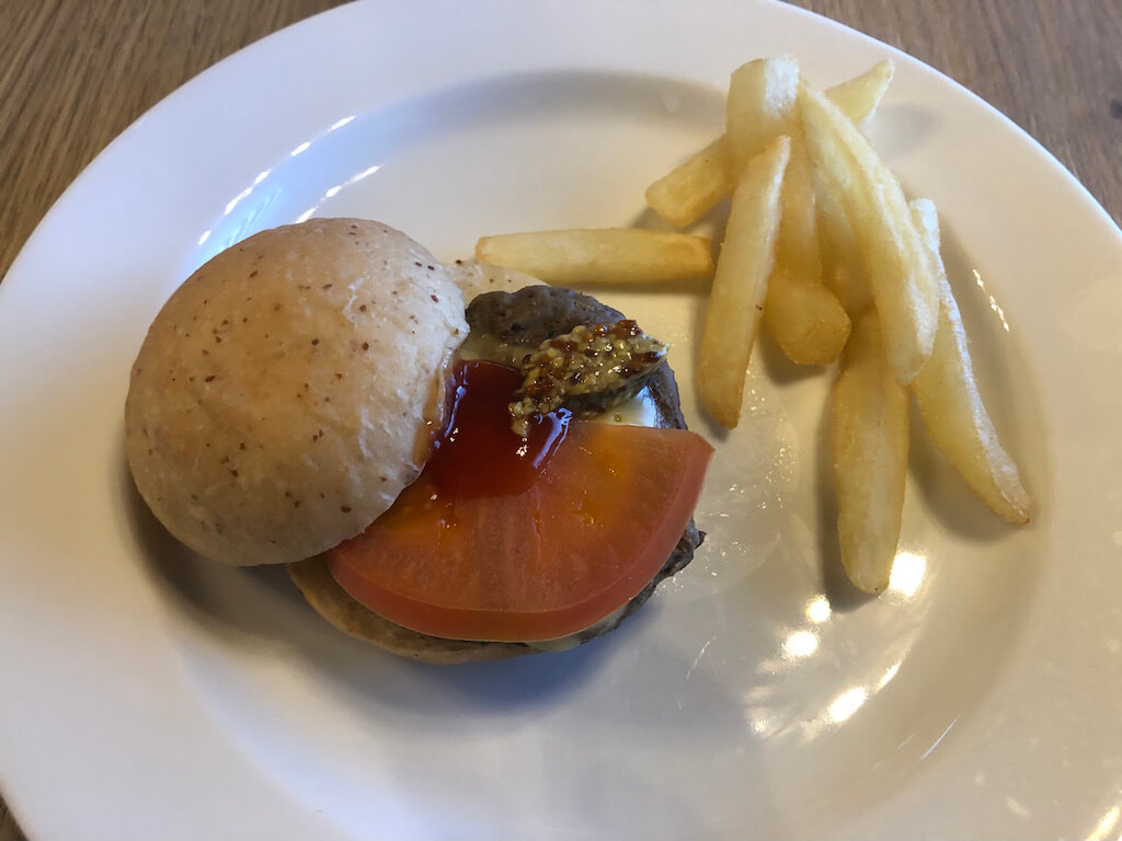 【オキナワマリオット リゾート&スパ】朝食ブッフェはステーキ、マリオットバーガー、ブルーシールアイスが食べられる〜!! 25 オキナワマリオット リゾート&スパ 沖縄マリオット 朝食 価格 プラチナ特典 SPGアメックス紹介