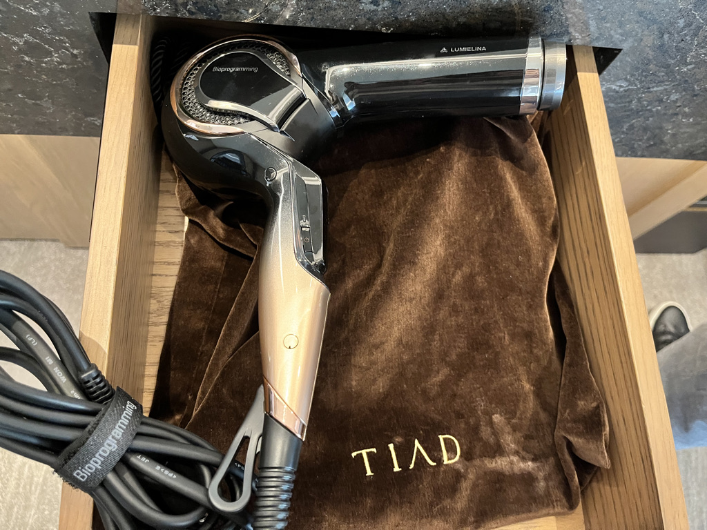 TIAD ティアド　宿泊記　プール　ラウンジ　部屋　ブログ　プラチナ特典