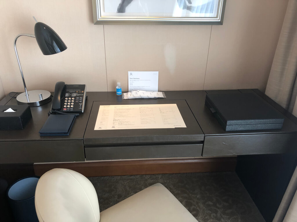 セントレジス大阪　ブログ　　宿泊記　子供添い寝　朝食　アクセス　駐車場　タイタニックオムレツ　プラチナ特典　バトラーサービス　マリオットボンヴォイアメックス　紹介　アメニティ