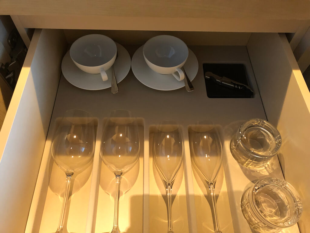 東京エディション虎ノ門　スイート　宿泊記　ブログ　アクセス　朝食　プール　ジム　マリオット特典　マリオットボンヴォイアメックス　紹介